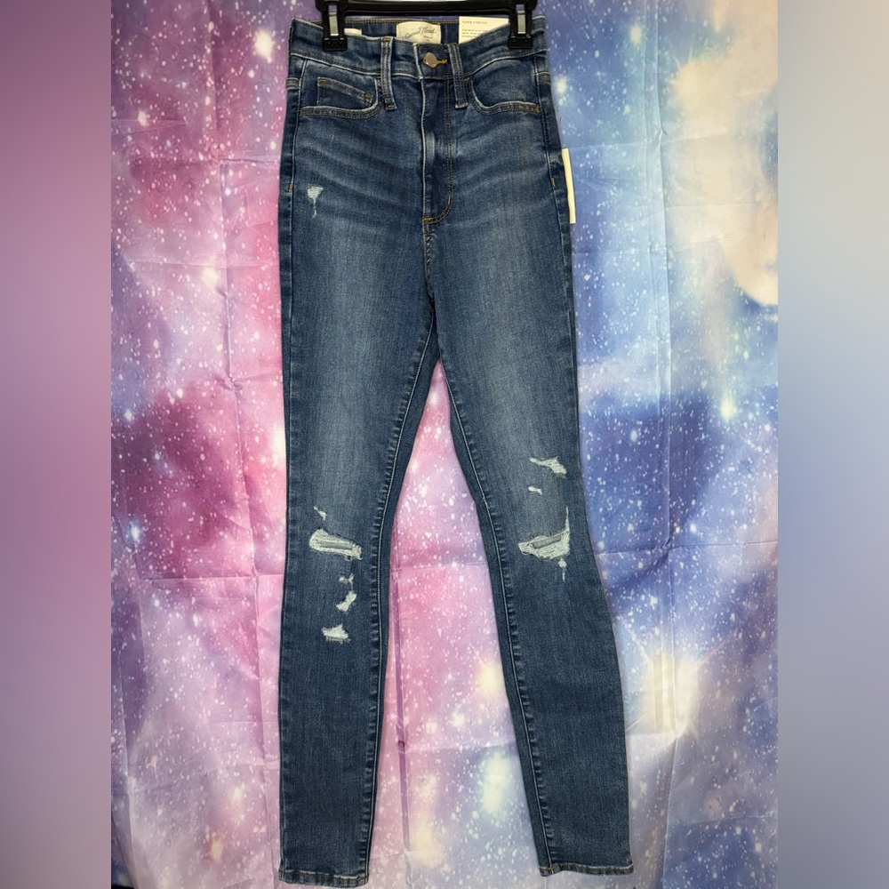 New universal thread high rise skinny  jeans 🛍